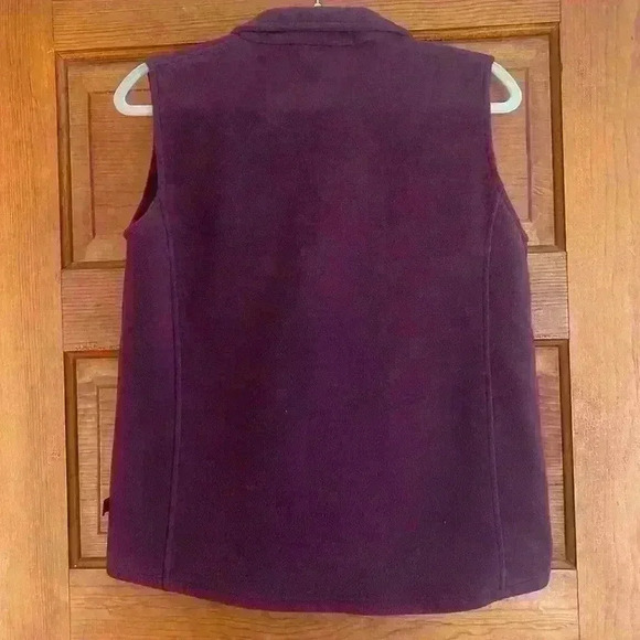 Woolrich Full Zip Fleece Vest, Dark Wineberry, Size Small - Picture 4 of 6